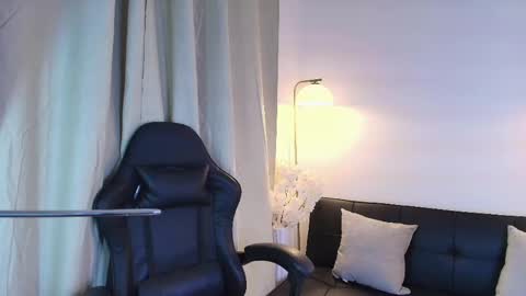 Victoria Collins online show from May 14, 2026, 3:13 am