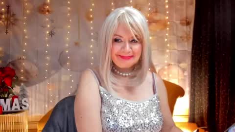 diorvictoria9 online show from December 8, 2024, 9:41 pm