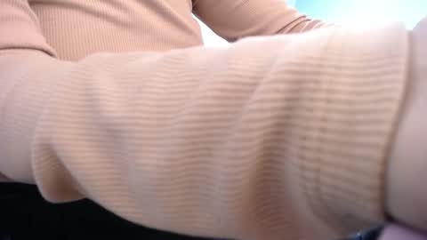 Victoria online show from November 12, 2025, 1:00 pm