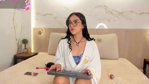 Snapshot of victoria_hokings chatting on June 12, 2026, 11:42 am Victoria H online show from June 12, 2026, 11:42 am