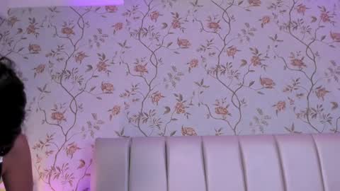  Victoria Lozano  online show from March 7, 2025, 12:45 pm