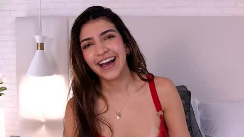  Victoria Lozano  online show from December 22, 2025, 2:25 pm