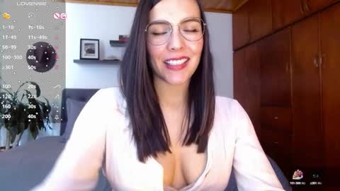Snapshot of victoria_martelo chatting on October 10, 2025, 4:39 pm VICTORIA MARTELO online show from October 10, 2025, 4:39 pm