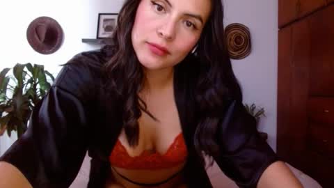 Snapshot of victoria_martelo chatting on March 5, 2026, 3:19 pm VICTORIA MARTELO online show from March 5, 2026, 3:19 pm