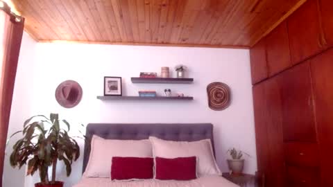 Snapshot of victoria_martelo chatting on April 8, 2026, 3:45 pm VICTORIA MARTELO online show from April 8, 2026, 3:45 pm