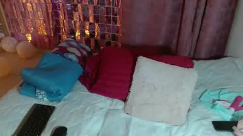 VICKY online show from February 23, 2025, 2:07 am