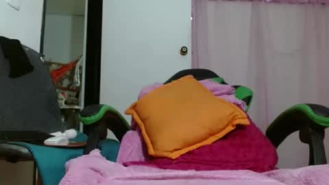 VICKY online show from September 20, 2025, 10:55 pm