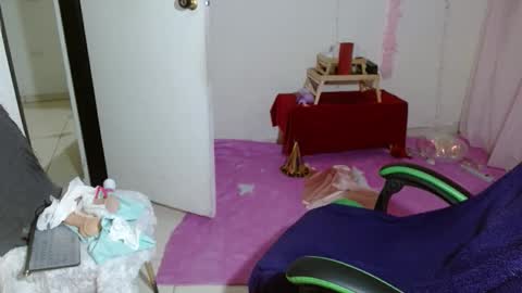 VICKY online show from April 5, 2026, 8:06 pm