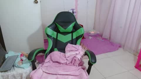 VICKY online show from April 19, 2026, 10:23 pm