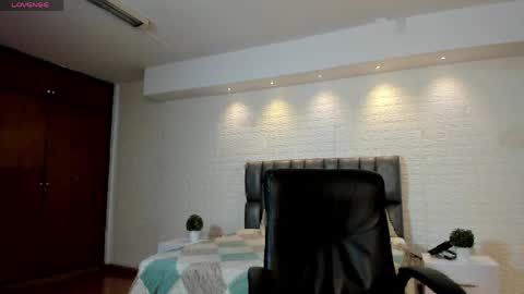 Snapshot of victoria_mooree chatting on May 11, 2026, 4:59 pm Victoria Everyday From 1400 to 2130 Col Time online show from May 11, 2026, 4:59 pm