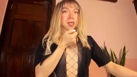 D A N I online show from October 1, 2025, 3:12 am