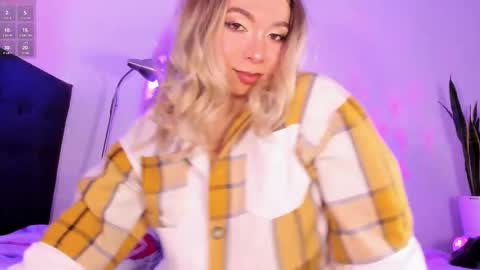 D A N I online show from November 28, 2025, 4:37 am