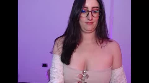 Victoria online show from December 10, 2024, 8:27 pm