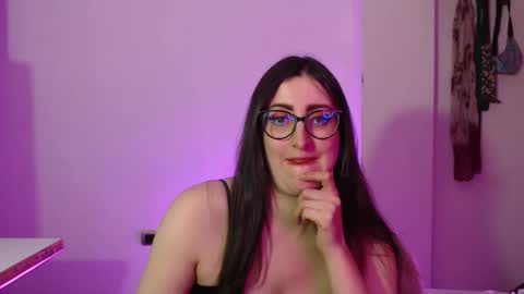 Victoria online show from December 1, 2025, 8:58 pm