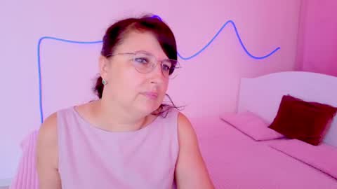 Snapshot of victoria_vvv chatting on July 21, 2026, 9:33 am Vika online show from July 21, 2026, 9:33 am
