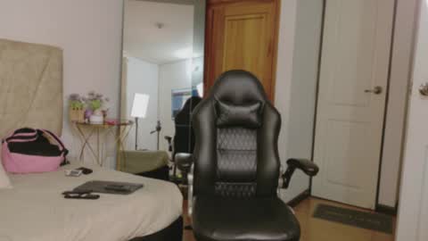 Snapshot of victoria_withmore chatting on May 9, 2026, 12:10 pm Victoria online show from May 9, 2026, 12:10 pm