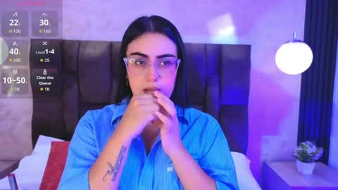 Victoria Andrade online show from April 21, 2026, 12:22 pm