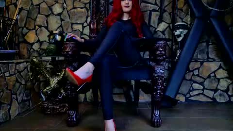 Victoria Heller online show from October 10, 2025, 4:44 am