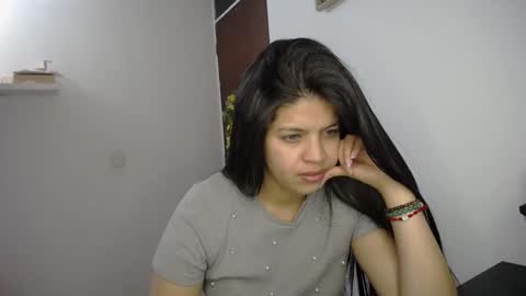 victorialg online show from October 14, 2025, 8:31 pm