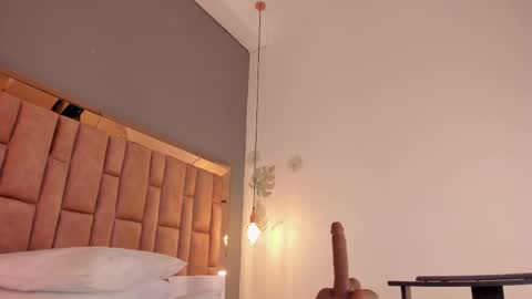 Victoria  online show from February 26, 2025, 6:00 pm