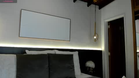 Victoria Shelby  online show from September 17, 2025, 11:34 am