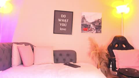 Victoriazans online show from February 19, 2026, 4:08 am