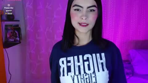 victoriia_henao_ online show from February 24, 2025, 2:30 am