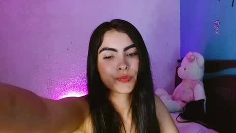 victoriia_henao_ online show from March 5, 2026, 5:14 am