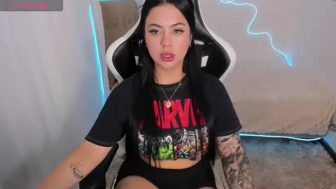 V  I C  T O R I A  online show from September 24, 2025, 7:06 pm