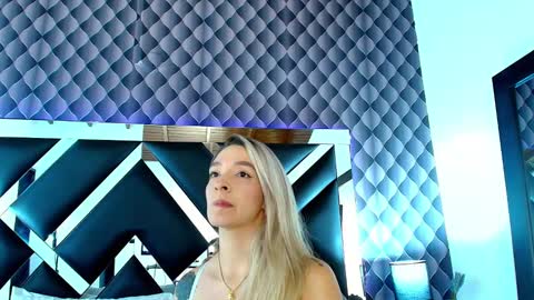 victtoria lee online show from February 7, 2025, 7:38 pm