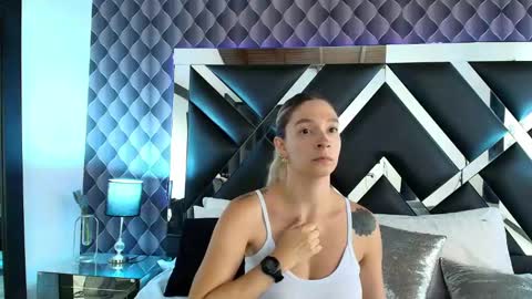 victtoria lee online show from February 17, 2025, 11:09 pm