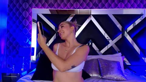 victtoria lee online show from October 10, 2025, 9:03 pm