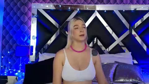 victtoria lee online show from March 10, 2026, 8:14 pm