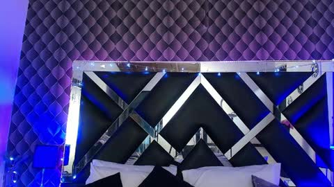 victtoria lee online show from April 18, 2026, 7:07 pm