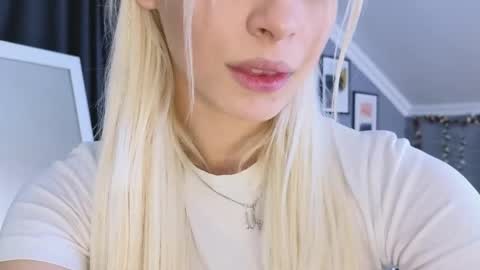 Eva online show from April 14, 2026, 12:11 pm