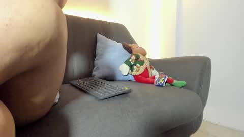 Victoria Strong online show from December 5, 2024, 10:01 pm