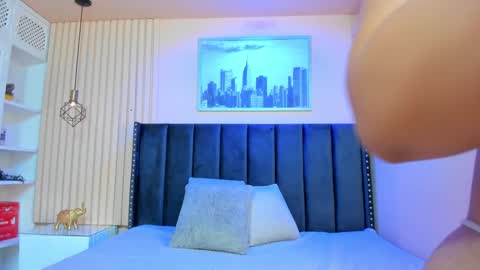 Viiolett online show from January 19, 2025, 7:58 pm