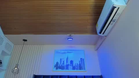 Viiolett online show from January 26, 2025, 8:34 pm