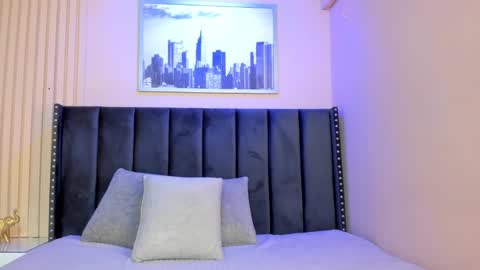 Viiolett online show from February 2, 2025, 8:30 pm