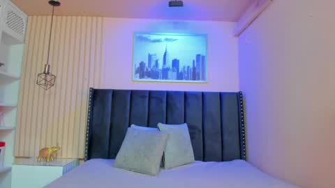 Viiolett online show from March 9, 2025, 7:26 pm