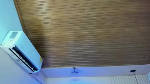 Viiolett online show from September 28, 2025, 8:14 pm