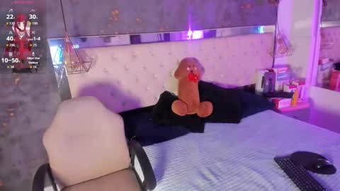 Violet online show from September 13, 2025, 1:33 pm