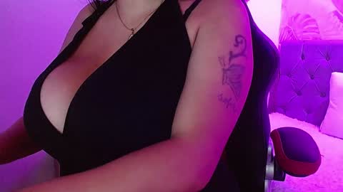 viioleta online show from February 3, 2025, 12:36 pm