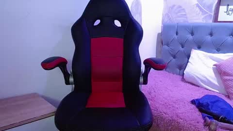 viioleta online show from February 8, 2025, 4:04 pm