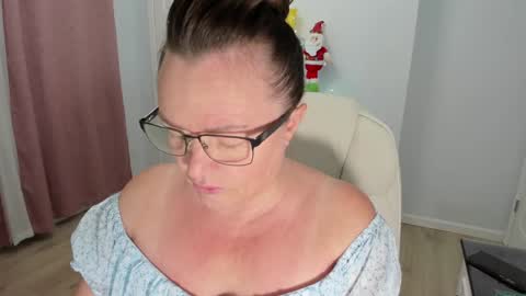 Ukrainian-woman online show from December 4, 2024, 12:14 pm