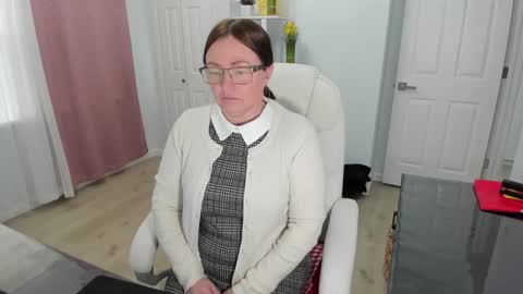 Ukrainian-woman online show from February 5, 2025, 4:03 pm