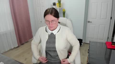 Ukrainian-woman online show from February 6, 2025, 3:09 pm