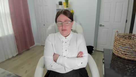 Ukrainian-woman online show from February 11, 2025, 3:08 pm