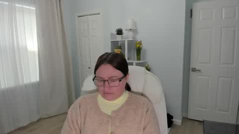 Ukrainian-woman online show from March 12, 2025, 2:56 pm