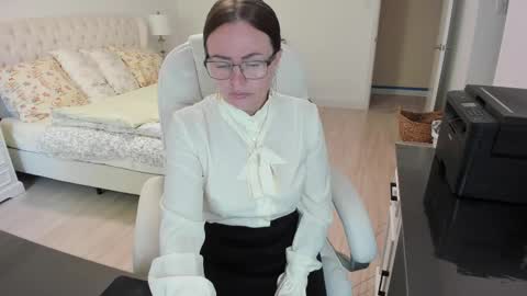 Ukrainian-woman online show from September 9, 2025, 2:38 pm